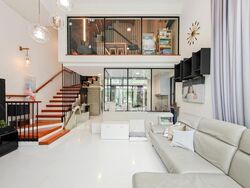Charlton 27 (D19), Terrace #617667701